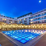 Julian Club 4*