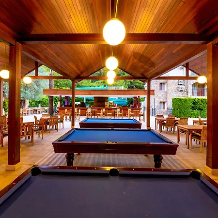 Szálloda Julian Club 4*