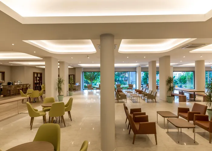 Julian Club Hotel 4*