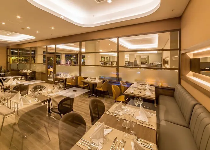 Julian Club Hotel
