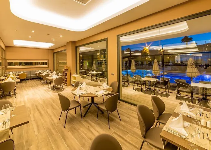 Julian Club Hotel