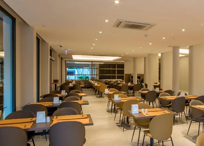 Hotel Julian Club 4*
