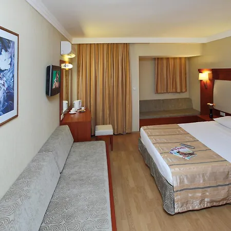 Julian Club 4*