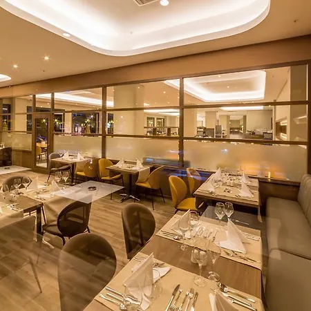 Julian Club Hotel