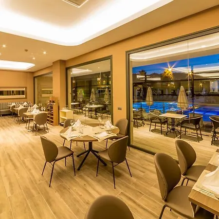 Julian Club Hotel