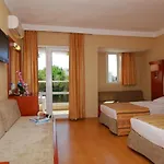 Hotel Julian Club