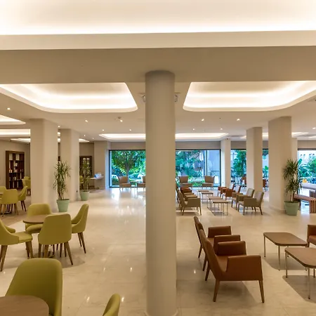 Julian Club Hotel 4*