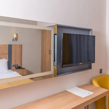 Julian Club Hotel