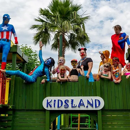 Julian Club Hotel 4*