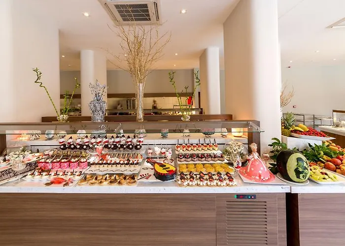 Julian Club Hotel 4*